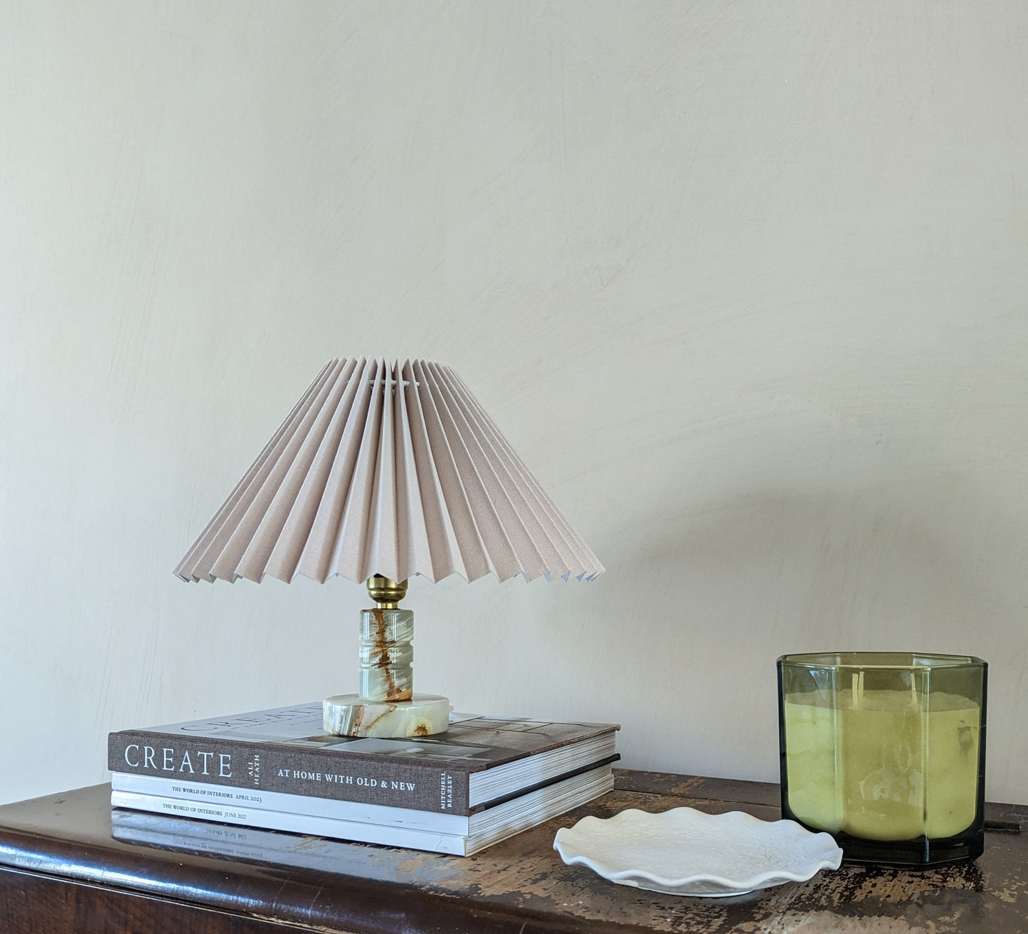Rippled Onyx Column Lamp