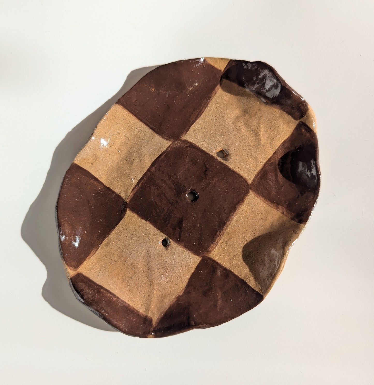 Check Wavy Soap Dish