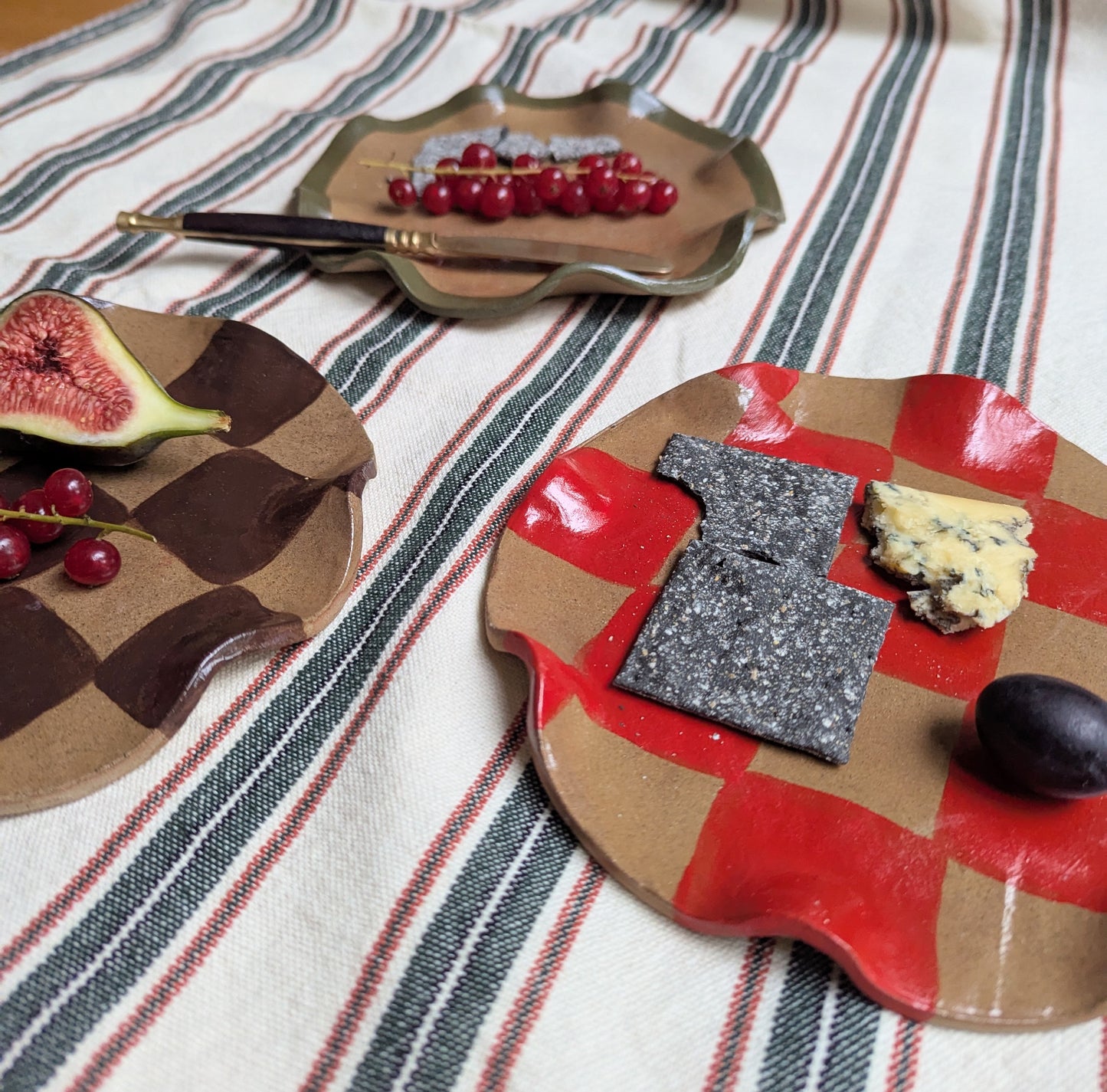 Set of Four Red Wavy Check & Scalloped Side Plates