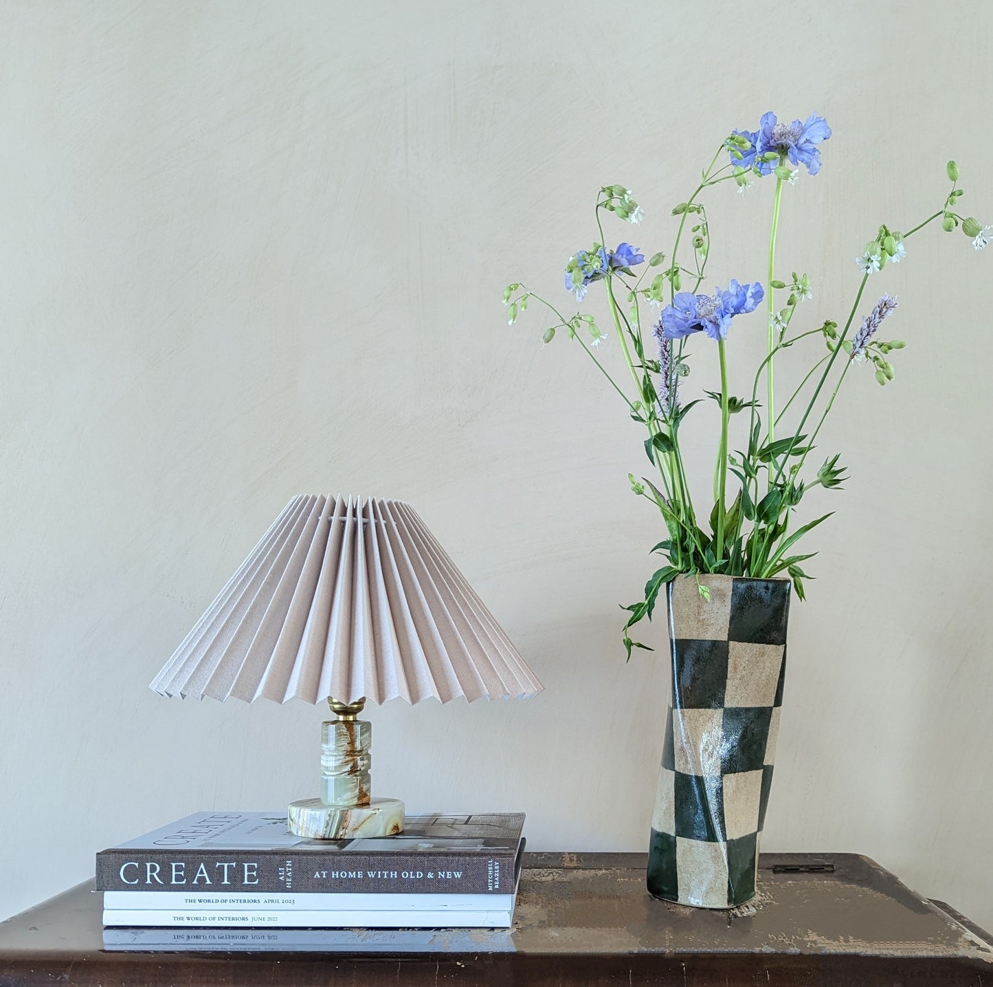 Rippled Onyx Column Lamp