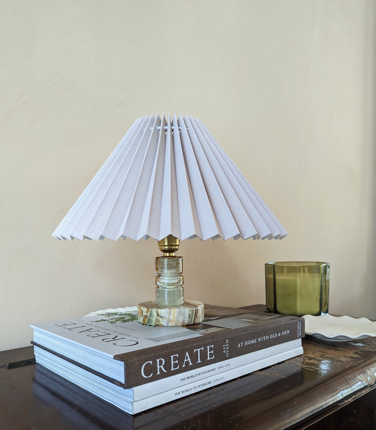 Rippled Onyx Column Lamp
