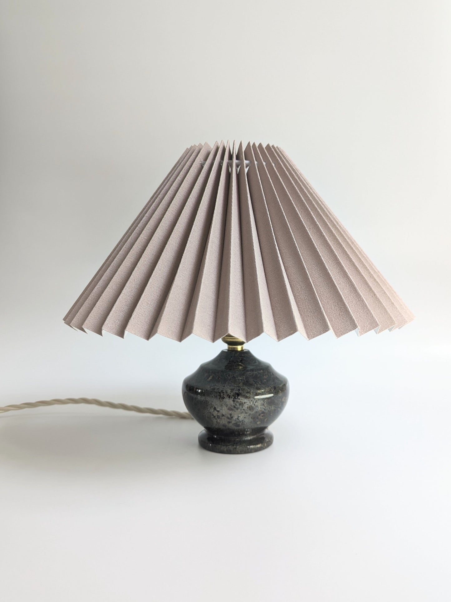 Rippled Charcoal Serpentine