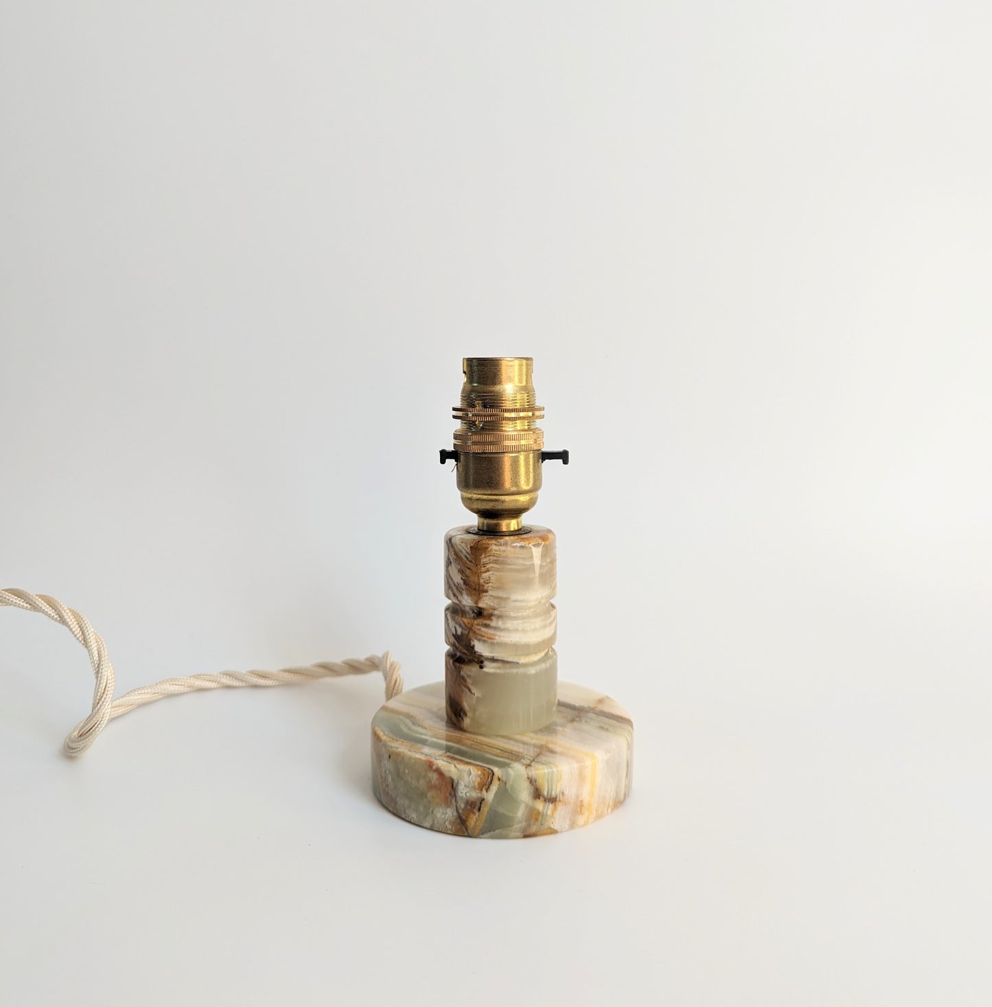 Rippled Onyx Column Lamp