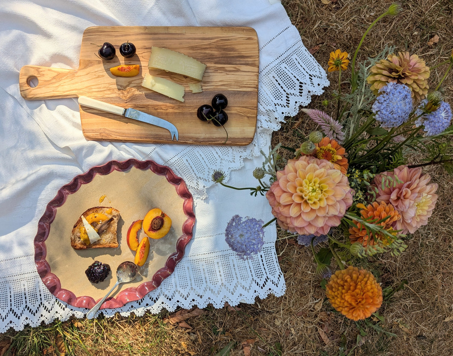 Burgundy Edged Frill Platter