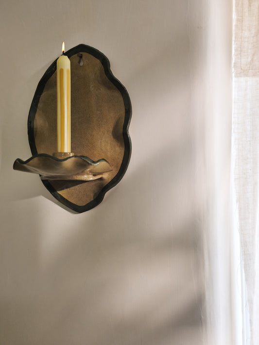 The Wavy Green Edged Sconce