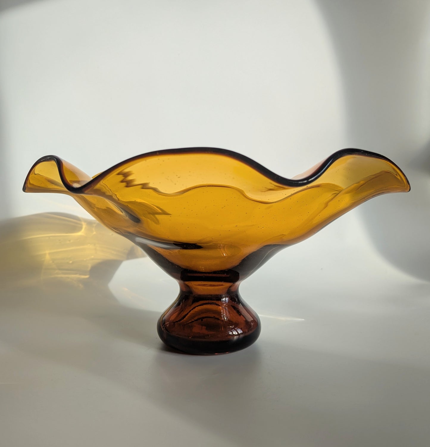 Amber Glass Wavy Pedastal