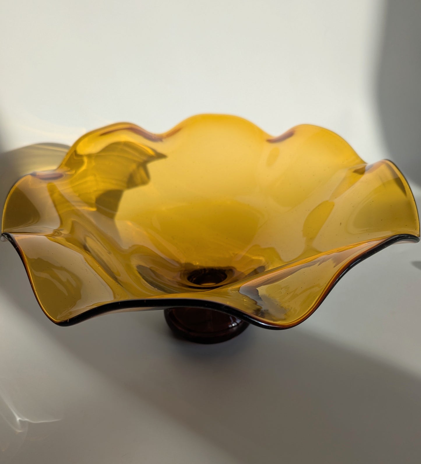 Amber Glass Wavy Pedastal