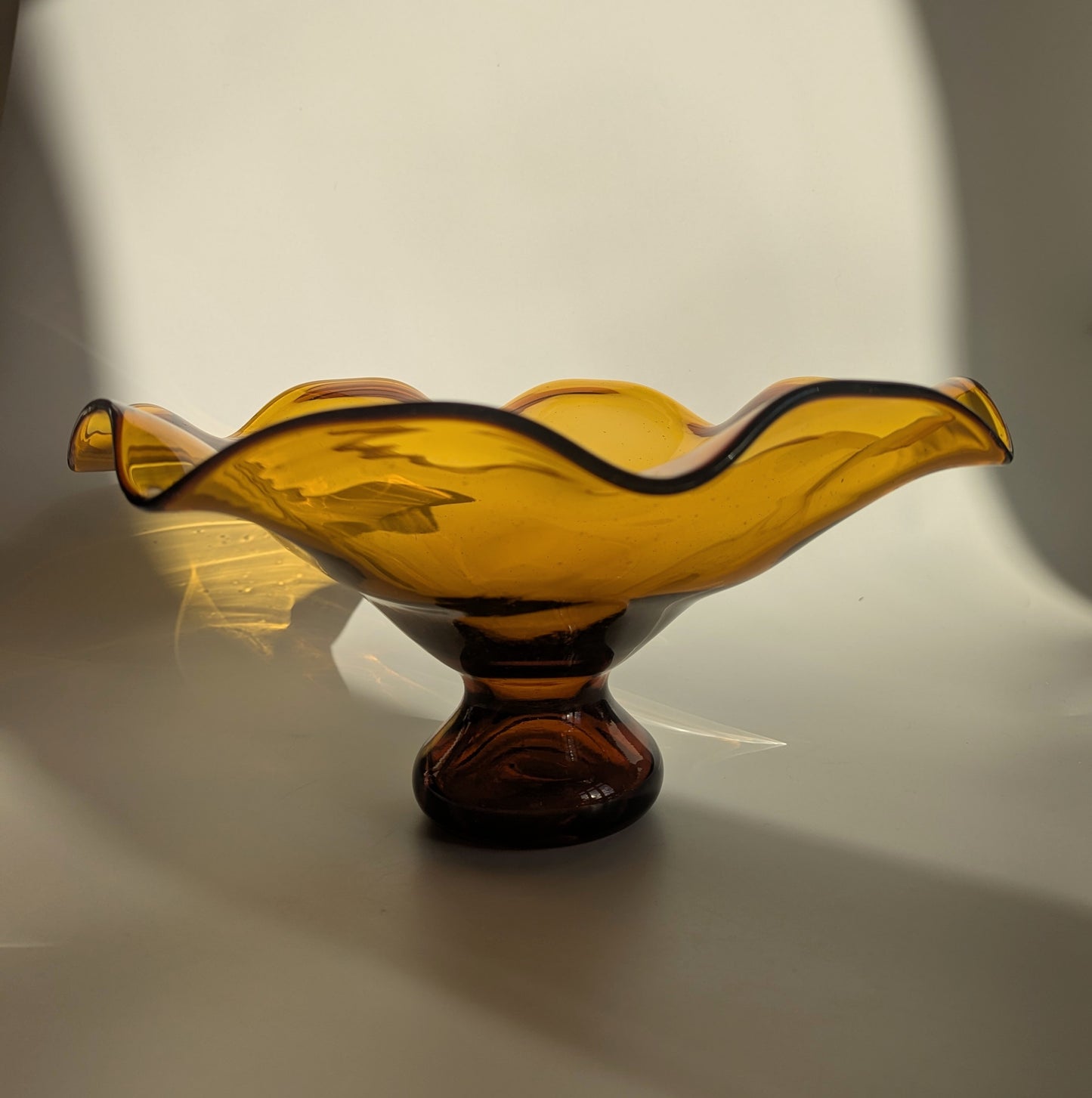 Amber Glass Wavy Pedastal